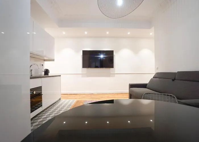 Large Flat At 2 Steps From The Eiffel Tower * Paryż