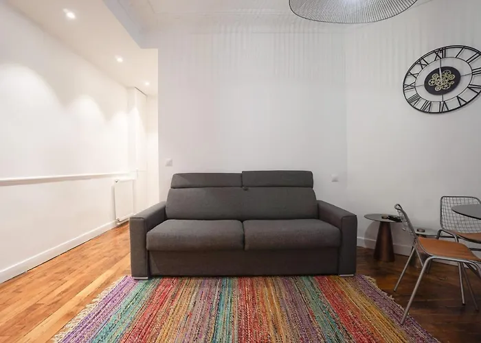 Apartament Large Flat At 2 Steps From The Eiffel Tower *