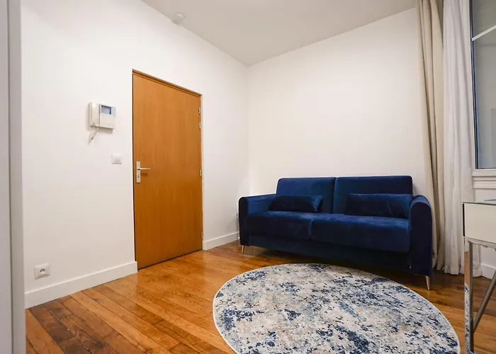 Large Flat At 2 Steps From The Eiffel Tower Paryż