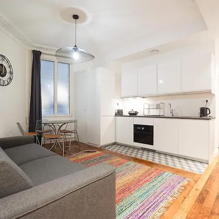 Large Flat At 2 Steps From The Eiffel Tower باريس