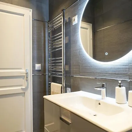 Large Flat At 2 Steps From The Eiffel Tower Lägenhet Paris