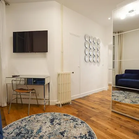 Large Flat At 2 Steps From The Eiffel Tower *